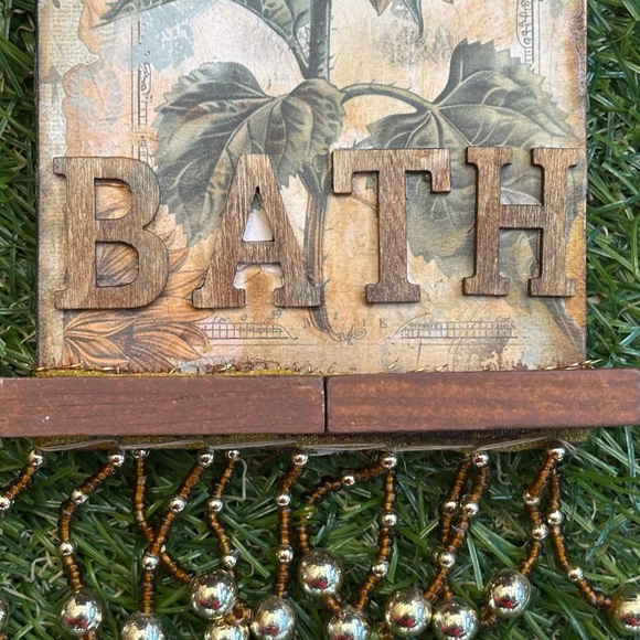 Handcrafted with love Rustic Bee and Sunflower Bath Sign - Picture 3 of 4